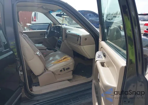 2004 Chevrolet Tahoe Lt z USA, uszkodzony, nr VIN 1GNEC13Z04R253535